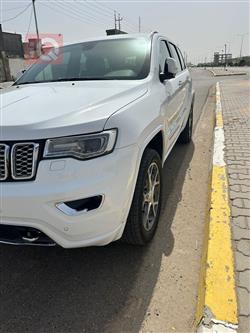جیپ گراند شیرۆکی
